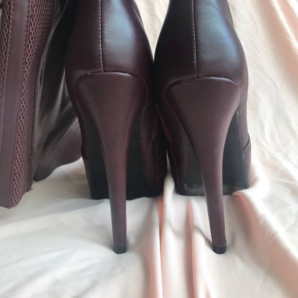 Boots - Picture 4 of 8